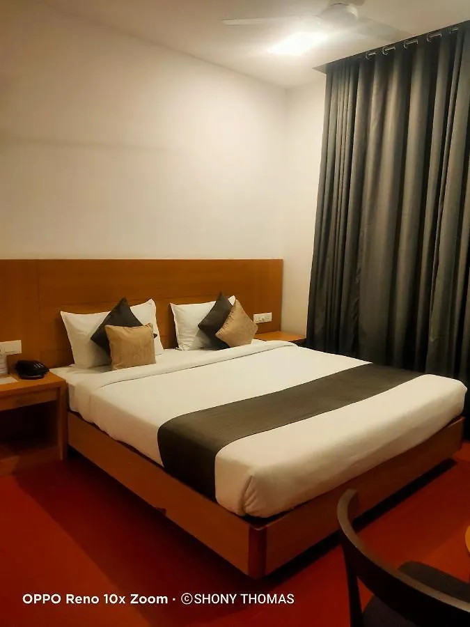 ***  Agincourt Kuttikkanam Hotel Pirmed India
